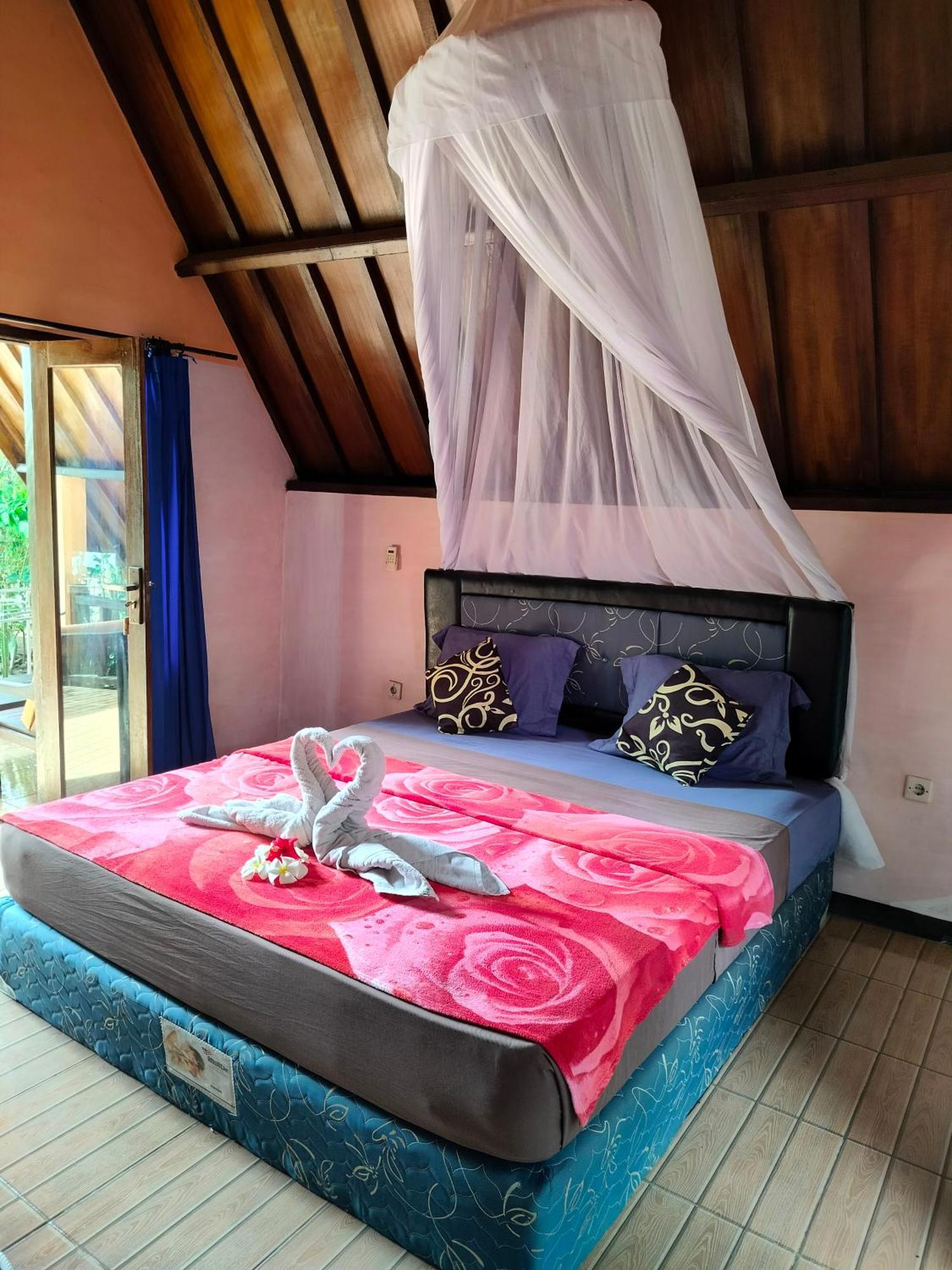 Aladdin Homestay غيلي آير المظهر الخارجي الصورة